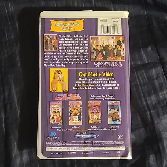 YOU'RE INVITED TO YOU'RE INVITED TO MARY-KATE & ASHLEY'S -vhs - Picture 2 of 3